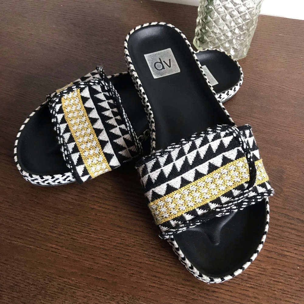 DV/Dolce Vita annalyse Woven Slide On Sandals